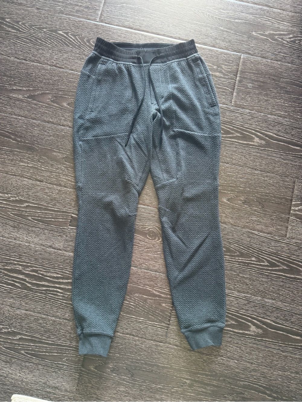 lululemon Men's At Ease Joggers in Graphite Grey and Black Size Small Excellent
